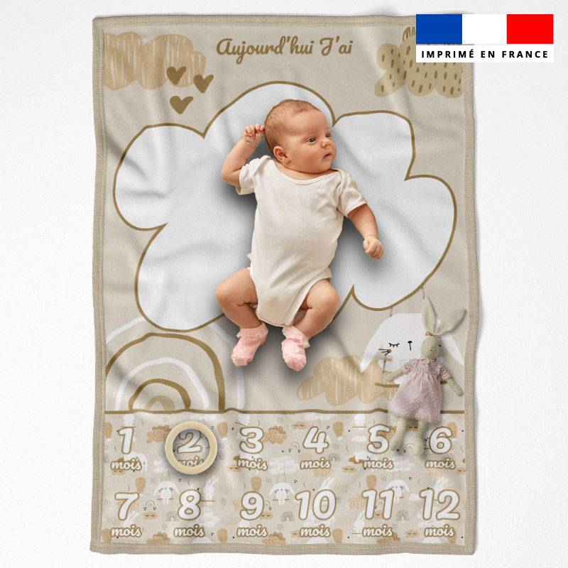 Coupon pour couverture mensuelle bébé motif lapin dans les nuages